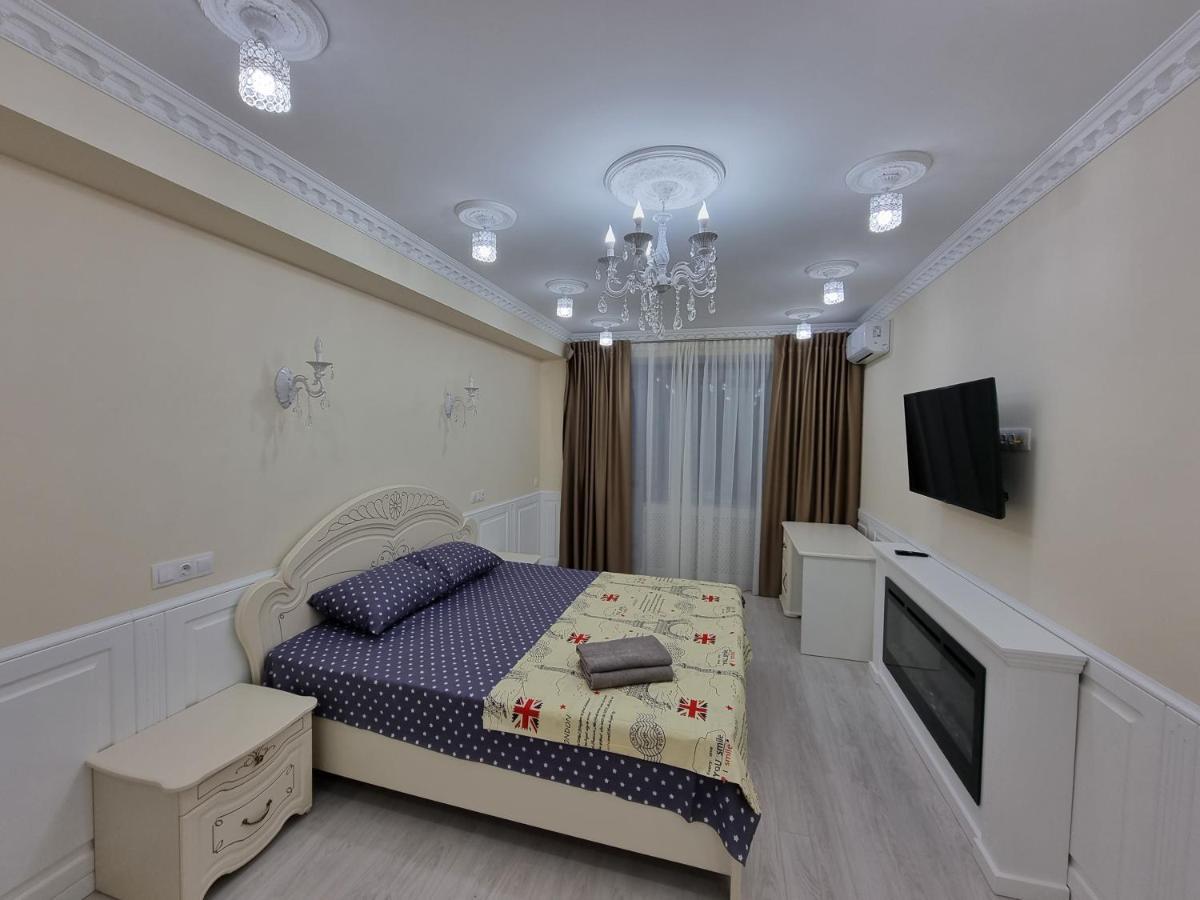 Blue Sky New Apartments In The Center Chisinau Exterior foto