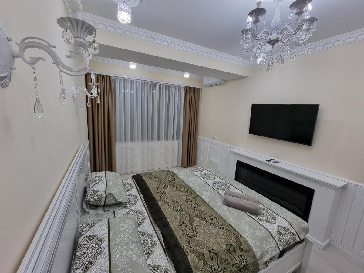 Blue Sky New Apartments In The Center Chisinau Exterior foto