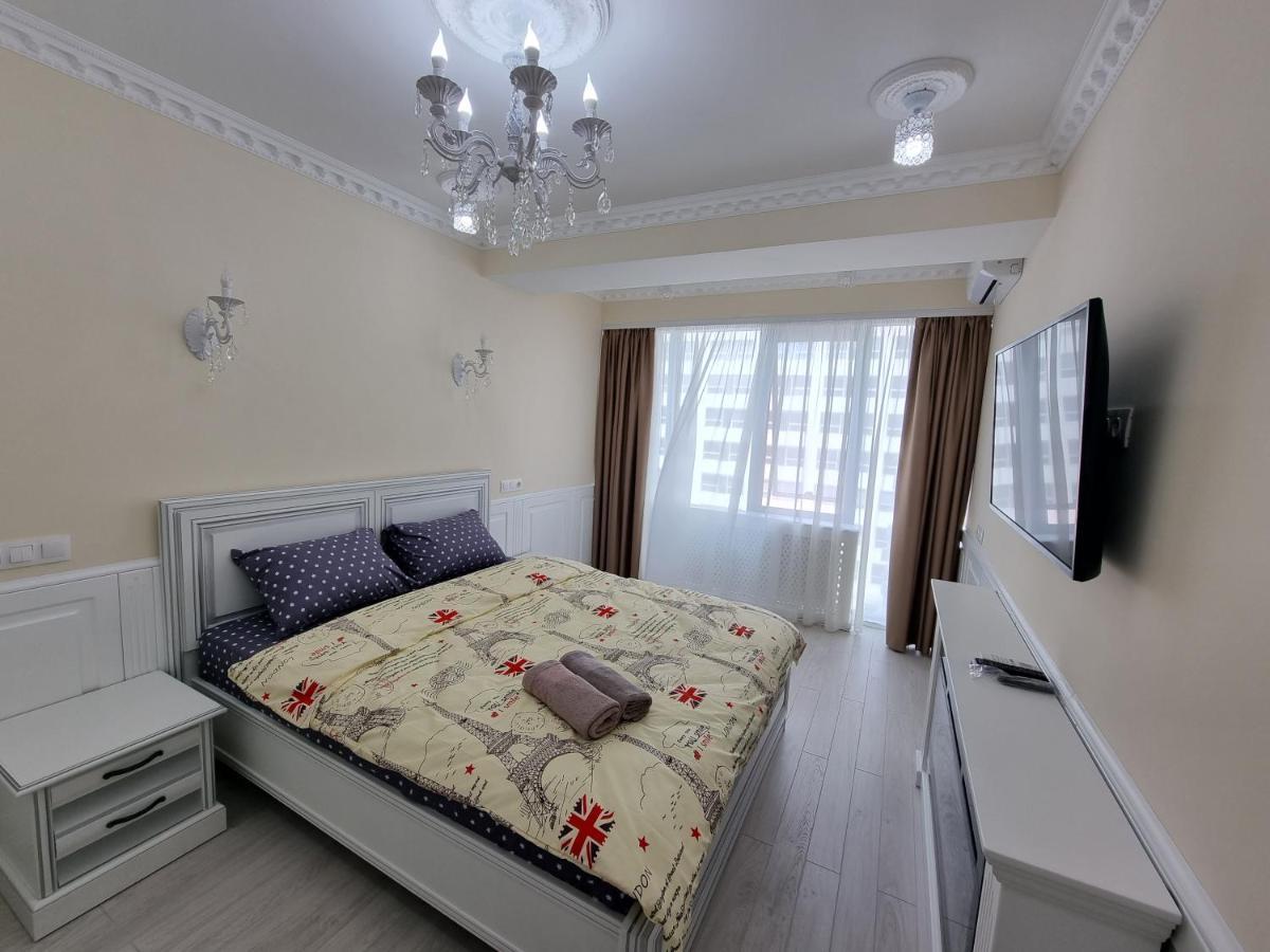 Blue Sky New Apartments In The Center Chisinau Exterior foto